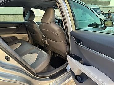 e2 byd: Toyota Camry: 2019 г., 2.5 л, Автомат, Гибрид, Седан — 1
