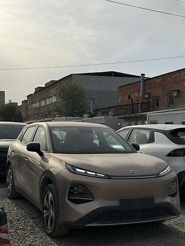 Changan Qiyuan Q05: 2025 г., Робот, Электромобиль, Кроссовер
