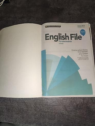 third edition solution: English File Elementary + Workbook — комплект для начинающих от Oxford — 7
