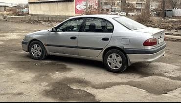 авто в москве: Седан серебристого цвета, 4 двери, передний привод. Кузов с — 1