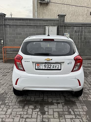 suzuki ignis: Chevrolet Spark: 2017 г., 1 л, Вариатор, Бензин — 3