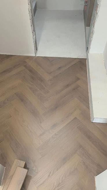 Напольные работы: Укладка пола, Монтаж напольных плинтусов, Стяжка пола | Ковролин, Ламинат, Паркет Больше 6 лет опыта — 3