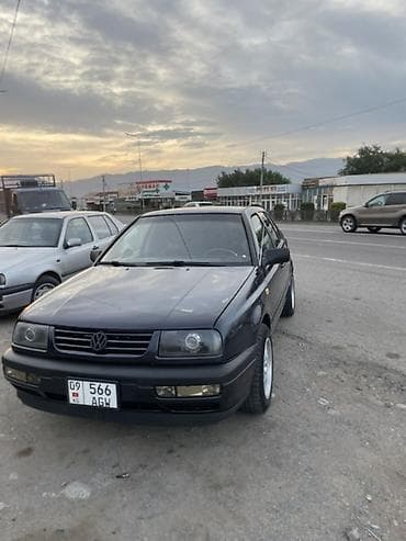 danigo 3: Volkswagen Vento: 1993 г., 1.8 л, Механика, Бензин, Седан — 1