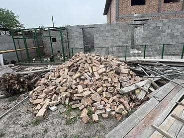 кислотный грунт: Отдам даром срочно ‼️ Кирпич строительный (разборка/смесь) - — 3