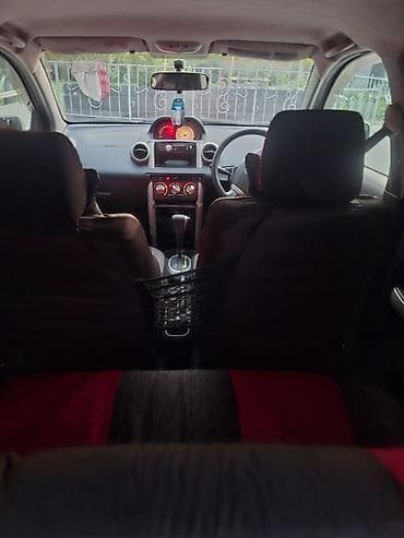 Toyota Ist: 2004 г., Автомат, Хэтчбэк