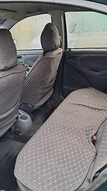 Toyota Echo: 2001 г., 1.5 л, Автомат, Бензин, Седан — 4