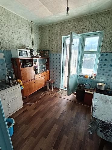 дом на день: 3 комнаты, 70 м², 4 этаж, Старый ремонт — 1