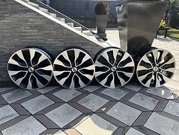 Диски: Литые Диски R 18 Subaru, Комплект, отверстий - 5, Новый — 1