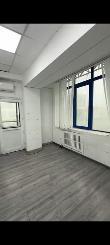 Коммерческая недвижимость: Аренда офисов, 30 м², В бизнес центре — 2