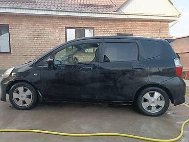 fit 2: Honda Fit: 2005 г., 1.3 л, Автомат, Бензин, Седан — 5