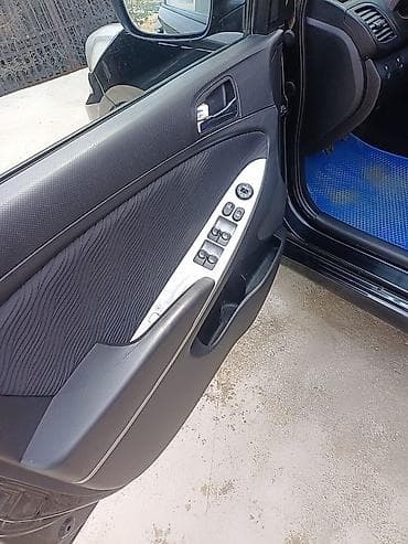 rerode r1: Hyundai Solaris: 2014 г., 1.6 л, Ручные, Бензин, Седан — 9