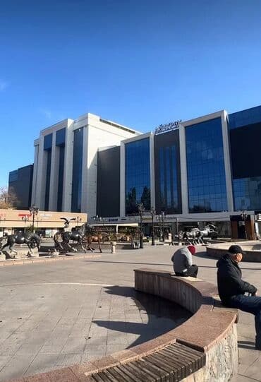 рассрочка аренда под следующим выкупом: Сдаю пол бутика в цуме под женскую одежду место ходовое — 1