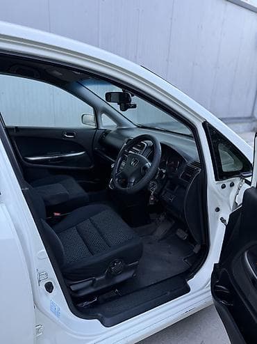 бардачок стрим: Honda Stream: 2004 г., 1.7 л, Автомат, Бензин, Минивэн — 7