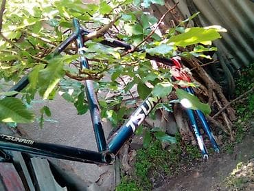 Рама для трекового/фикс‑байка TSUNAMI - Материал: металл (по фото —