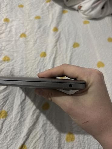 Ноутбуки Apple (MacBook): MacBook Air 13" (M1, 2020) - Процессор: Apple M1 - Память: 8 ГБ - — 4