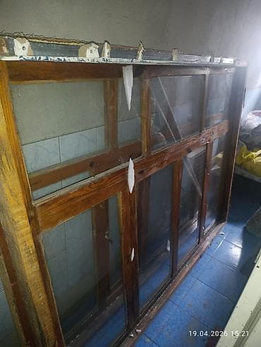 воздухо заборник: ПВХ-входная группа с остеклением Описание:Бу алюмин эшик — 2