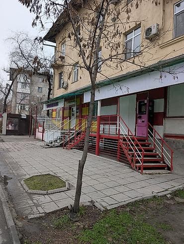 жумгал району: Сдаётся коммерческое помещение с отдельным входом с улицы.70 КВ.м — 1