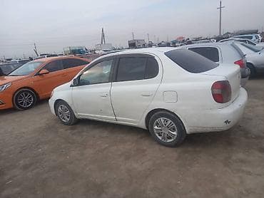 Toyota Platz: 2001 г., 1.5 л, Автомат, Бензин, Седан — 2