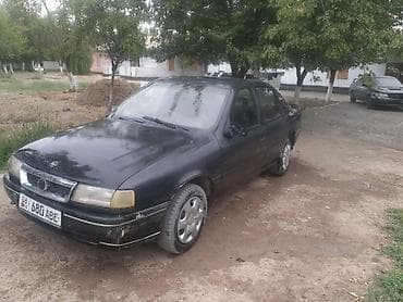 70 сом: Opel Vectra: 1992 г., 1.6 л, Кол менен иштөөчү, Бензин, Седан — 4