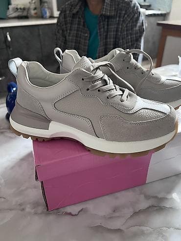 Мужские кроссовки, 38, & Other Stories, Новый, цвет - Серый, Платная доставка, Самовывоз