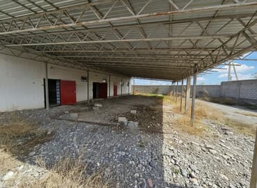 посуточный дом с бассейном: Продаю готовый убойный цех новый, с жилыми и офисными помещениями — 1