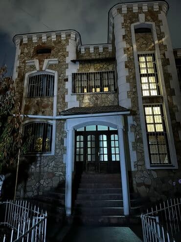 300 м², 7 комнат, Утепленный, Бронированные двери, Балкон застеклен