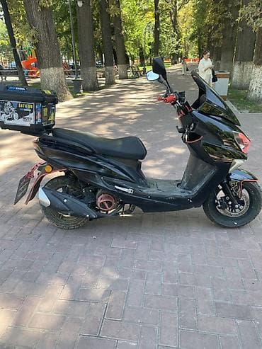 165: Макси скутер сатылат Баксы:45000 Куб:165 Пробег: 3.500 Тяга:🛫 — 4