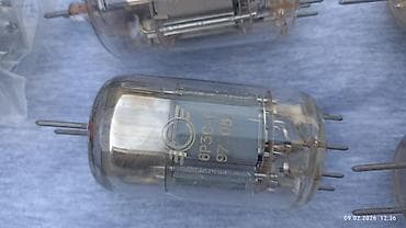 party box: Продаю радиодетали лампы цена за все 300 сом. 2 шт новые остальные б/у — 3