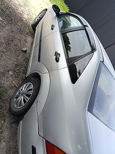 focus 2: Ford Focus: 2003 г., Механика, Седан — 1