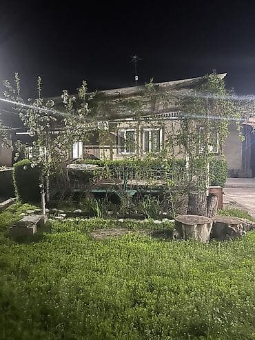 Дома: 🏡 Продаётся 5-комнатный дом 📍 Кара-Балта, район Военкомата 🏠 Площадь — 10