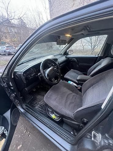 infinity qx56: Volkswagen Vento: 1993 г., 2 л, Механика, Бензин, Седан — 5