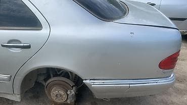 экран е34: Mercedes-Benz E-Class: 1997 г., Автомат, Бензин, Седан — 2
