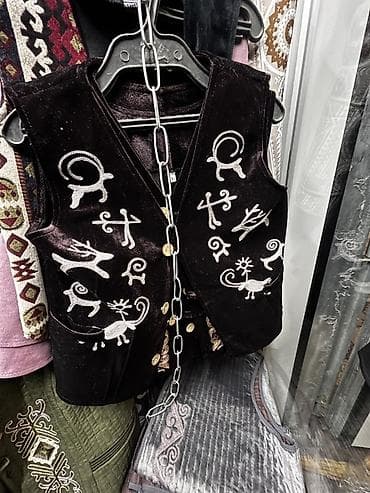 Спортивная одежда: Другие жилеты XS, S, M, цвет - Черный — 6