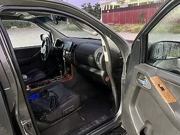 бампер на ипсум: Nissan Pathfinder: 2005 г., 4 л, Автомат, Бензин, Внедорожник — 6