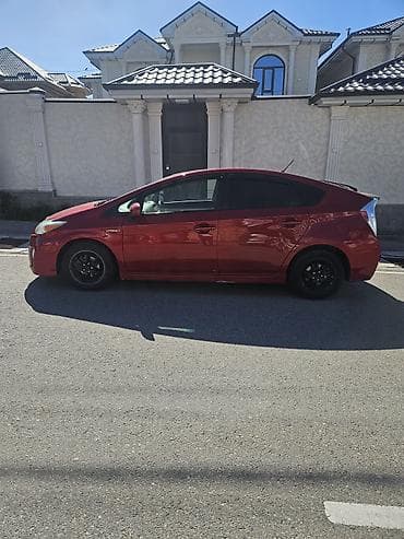 Продажа авто: Toyota Prius: 2015 г., 1.8 л, Автомат, Гибрид, Седан — 2