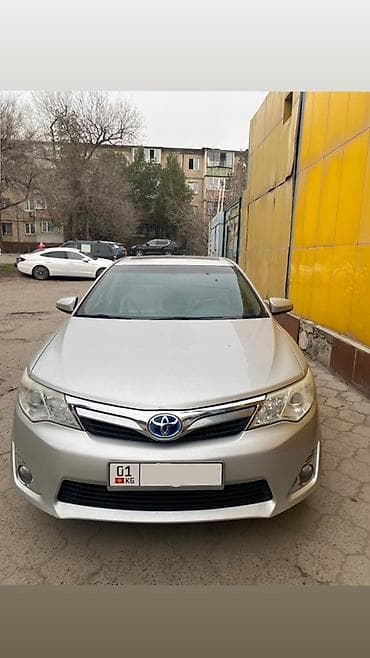 prius v: Toyota Camry: 2012 г., 2.5 л, Гибрид, Седан — 1
