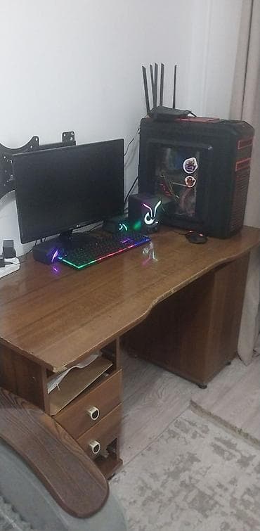 стол компьютер: Компьютерный стол, С полками — 3