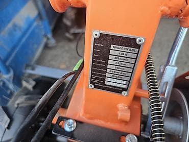 мотокоса бензиновая: Мотоблок бензиновый, оранжевый, колёсный Описание: - Бензиновый — 6