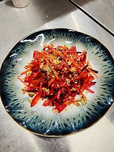 Продажи, работа с клиентами: Повар Горячий цех. Больше 6 лет опыта — 3