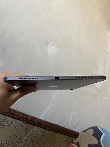 айфон эйр: Планшет, Apple, память 64 ГБ, 10" - 11", Wi-Fi, Б/у, Классический цвет - Черный — 3
