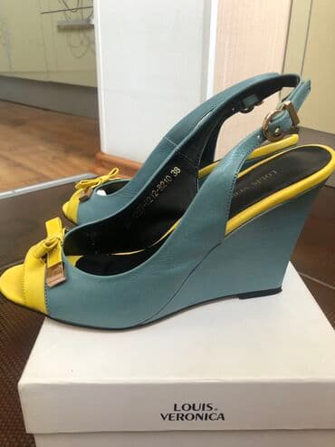 обувь 28 размер: Босоножки очень красивые кожаные, удобная платформа, размер 38( — 4