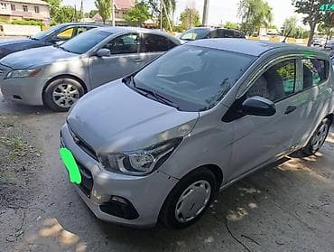 4 108: Chevrolet Spark: 2016 г., Бензин, Хэтчбэк — 2