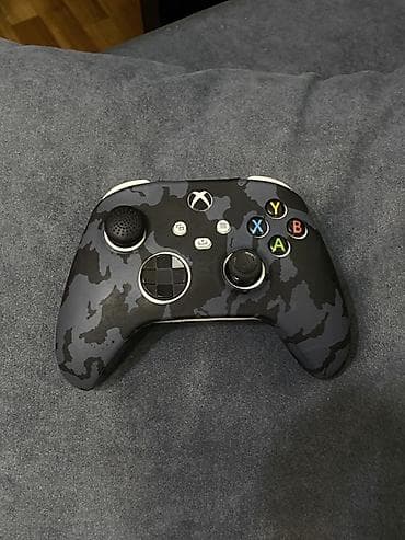 чехии: Продам белый геймпад Xbox в хорошем состоянии 🎮 Работает отлично, все — 1