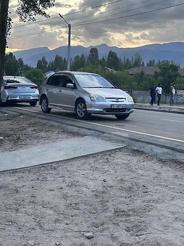 Honda Civic: 2000 г., Вариатор, Бензин, Хэтчбэк