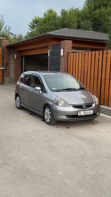 Honda Fit: 2003 г., 1.5 л, Автомат, Бензин, Хэтчбэк at lalafo.kg Honda Fit: 2003 г., 1.5 л, Автомат, Бензин, Хэтчбэк