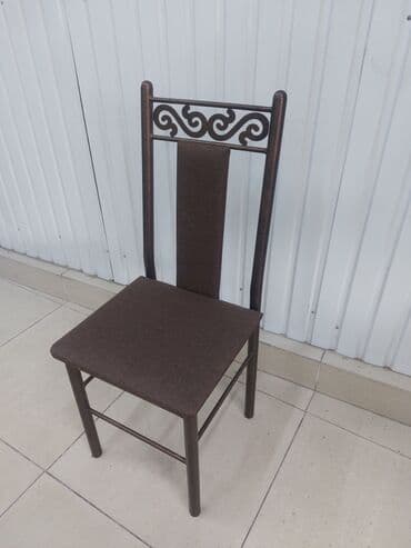 Стул Брамма . Этот полумягкий стул на металлокаркасе имеет