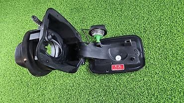 x5 2003: 7 160 631 Е70 мех заслонки бензобака Год 2010 В отличном состоянии — 4