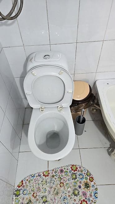 куплю унитаз: Продаю все для ванной : душевая кабинка унитаз старый, но чистый — 2