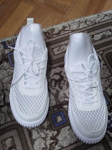 nike react: Лёгкие белые кроссовки - Размер: 45 / 46 маломерки. маркировка — 2