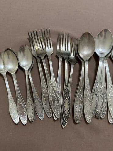 хрустальные посуды: Мельхиоровые столовые приборы «Огонёк»: Ложки столовые 12 штук, Ложки — 1